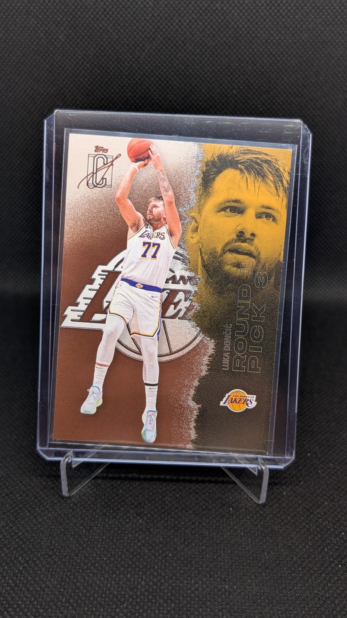Luka Dončić 2025-26 Topps Signature Class #83 NBA basketball card