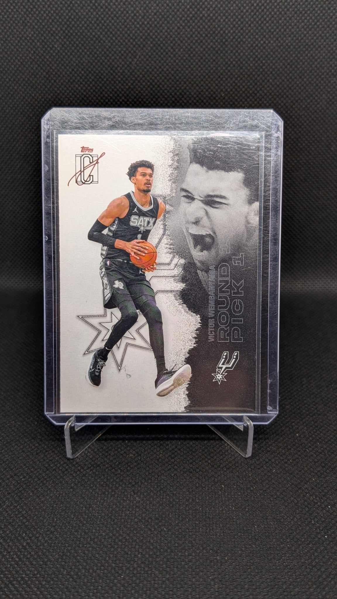 Victor Wembanyama 2025-26 Topps Signature Class #55 NBA basketball card
